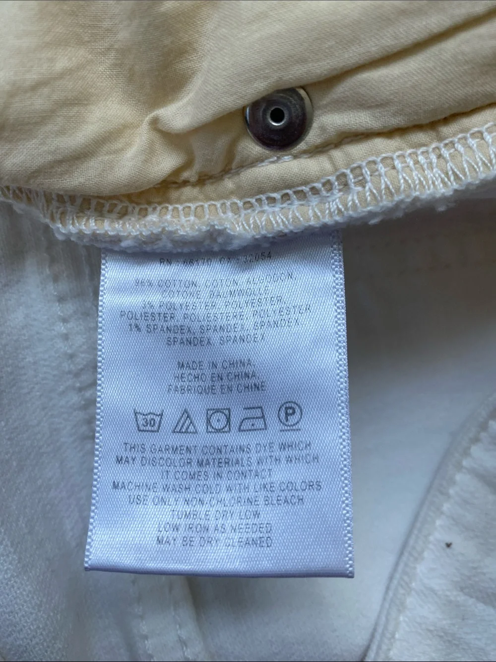 Pilcro Anthropology Creamy White Mid -Rise  5 Pocket Denim Script Shorts - Picture 10 of 11